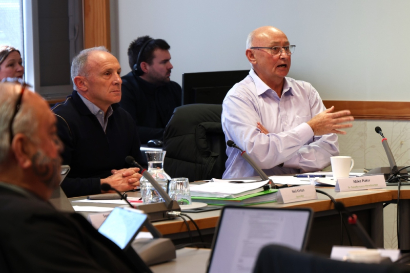 Cr Neil Kirton, Māori Committee Chair Mike Paku